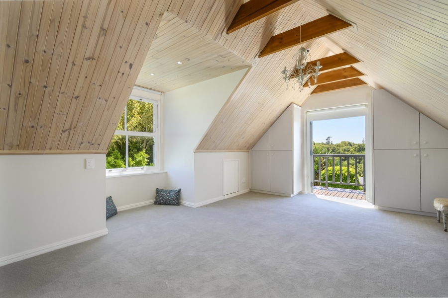 5 Bedroom Property for Sale in Constantia Western Cape